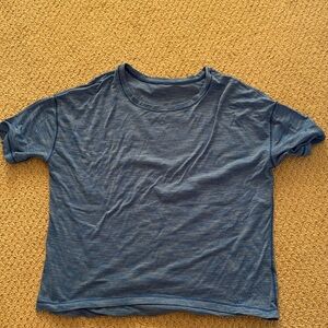 short sleeve lululemon boxy crop shirt